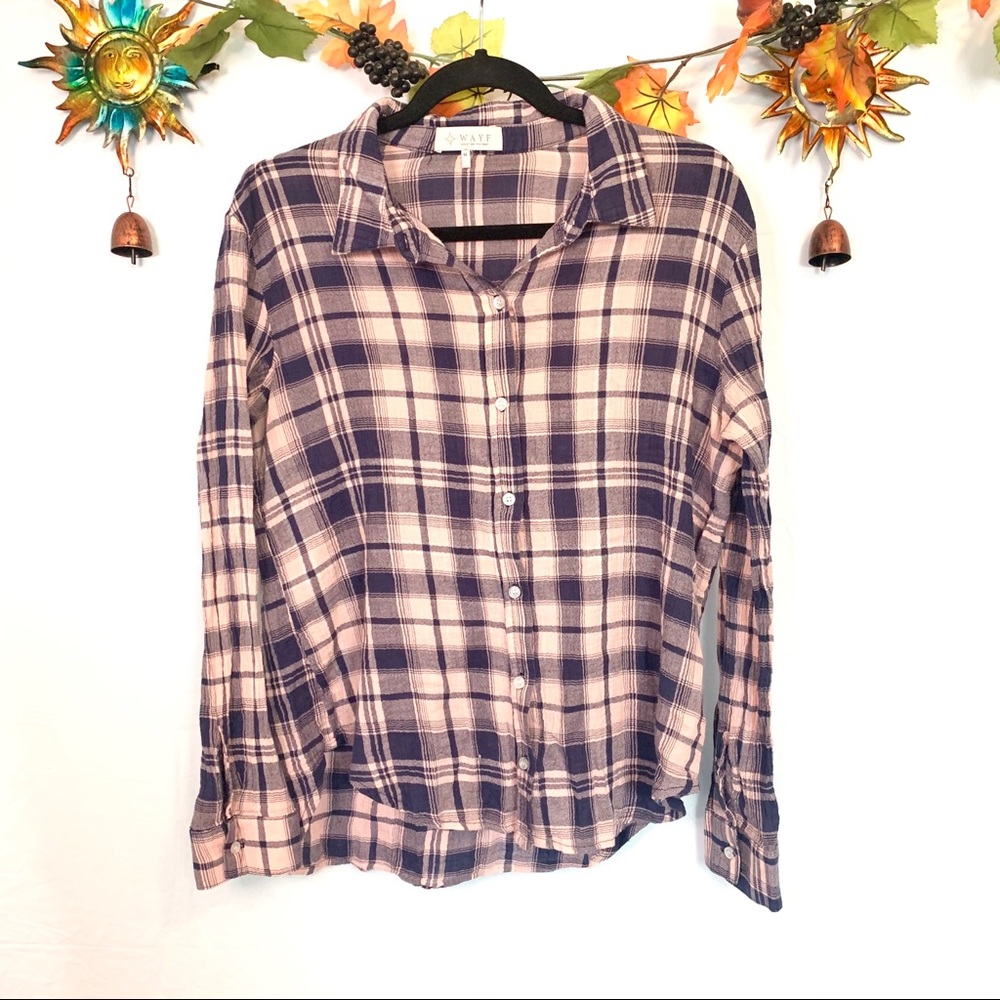 🌲 WAYF pink navy blue crinkle plaid button down M